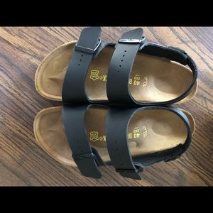 NWOB Birkenstock Milano Women’s size 40 Black